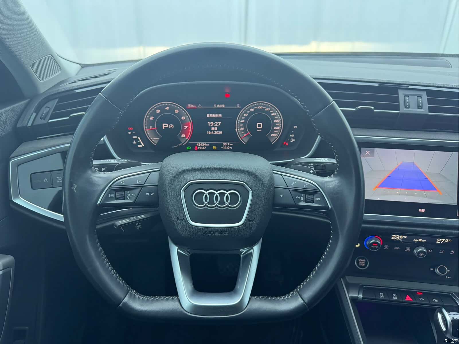 Audi Q3, 2022 10