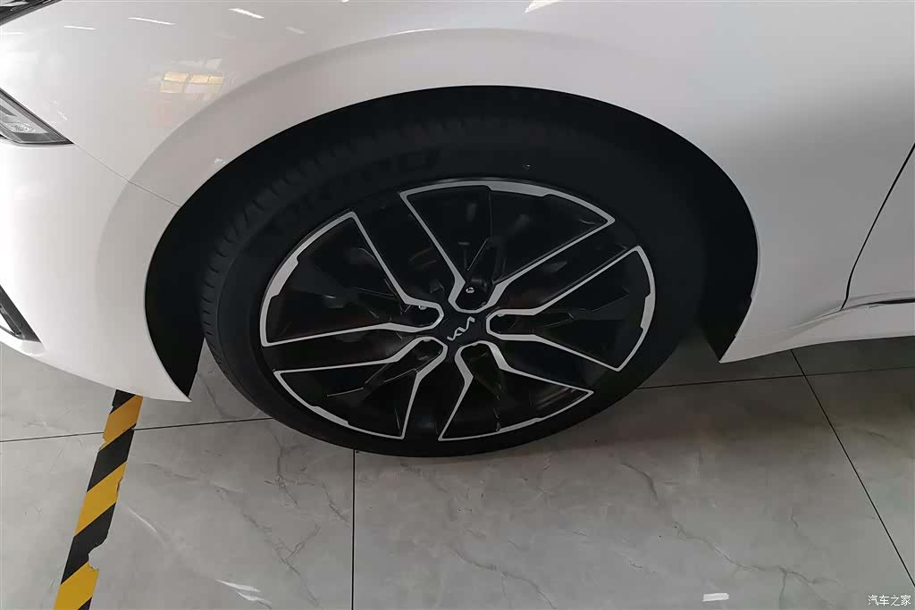 Kia K5, 2023 6