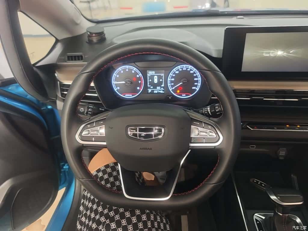 Geely X3, 2021 11