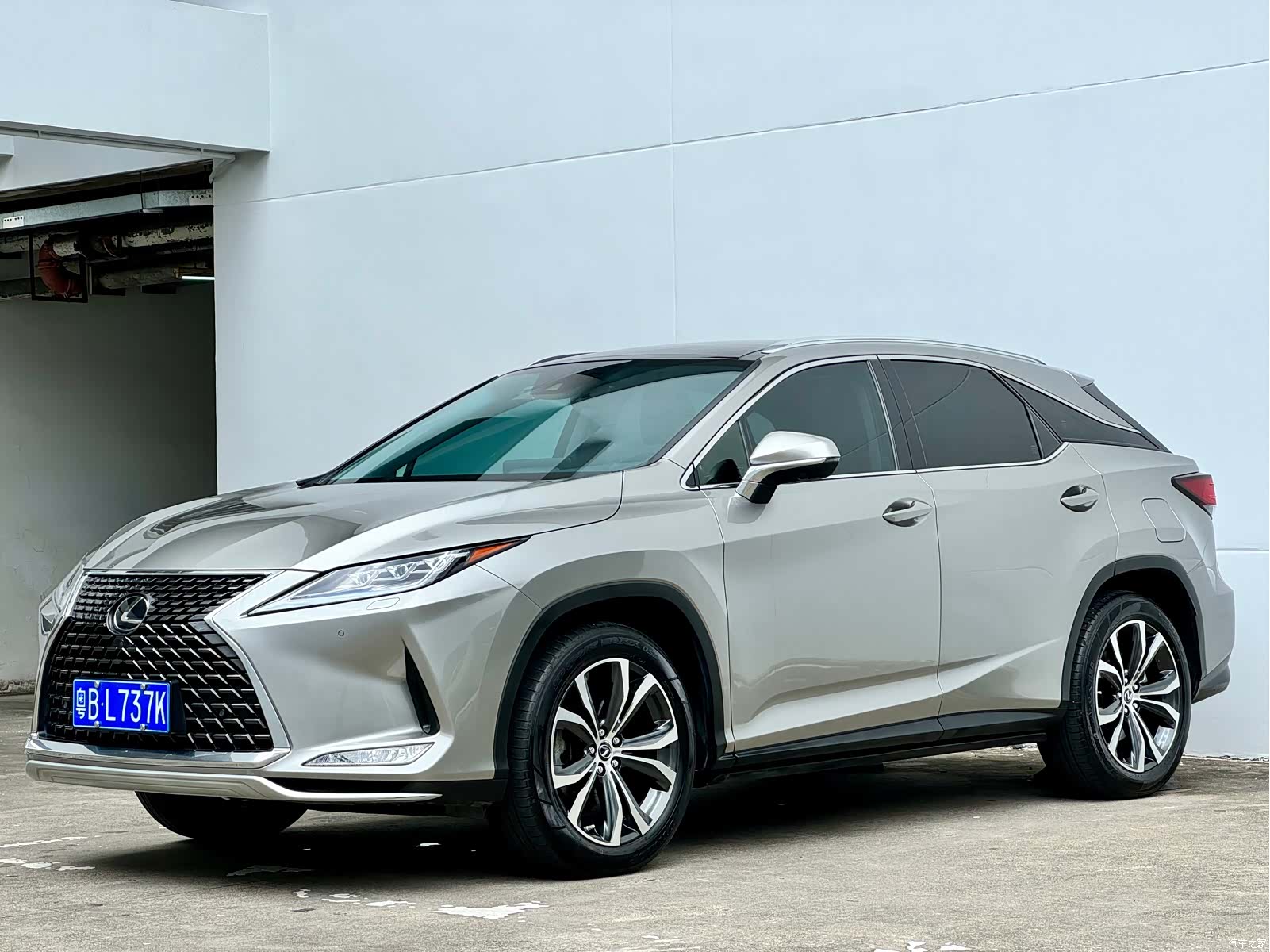 Lexus RX, 2021 1