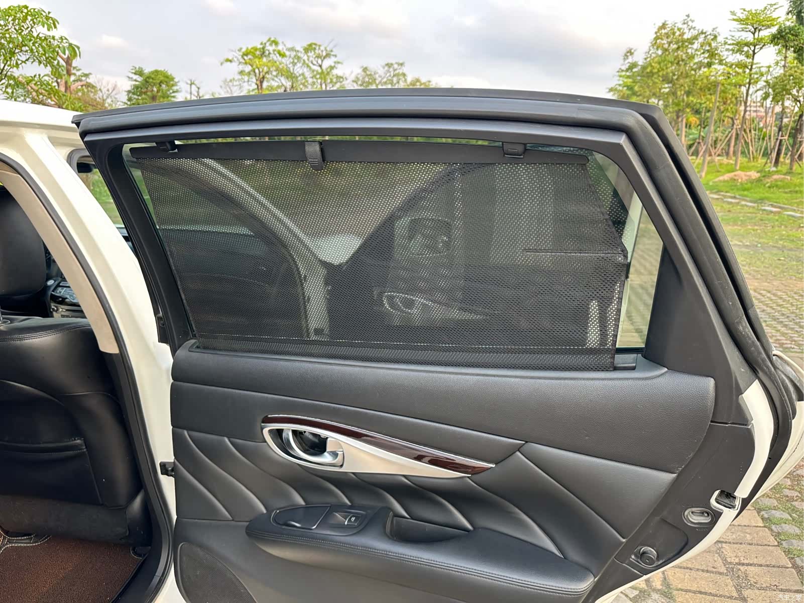 Infiniti M25L, 2012 20