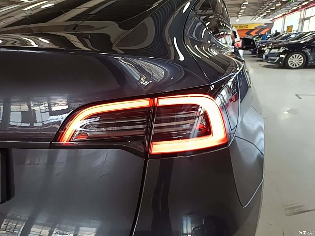 Tesla Model Y, 2024 8