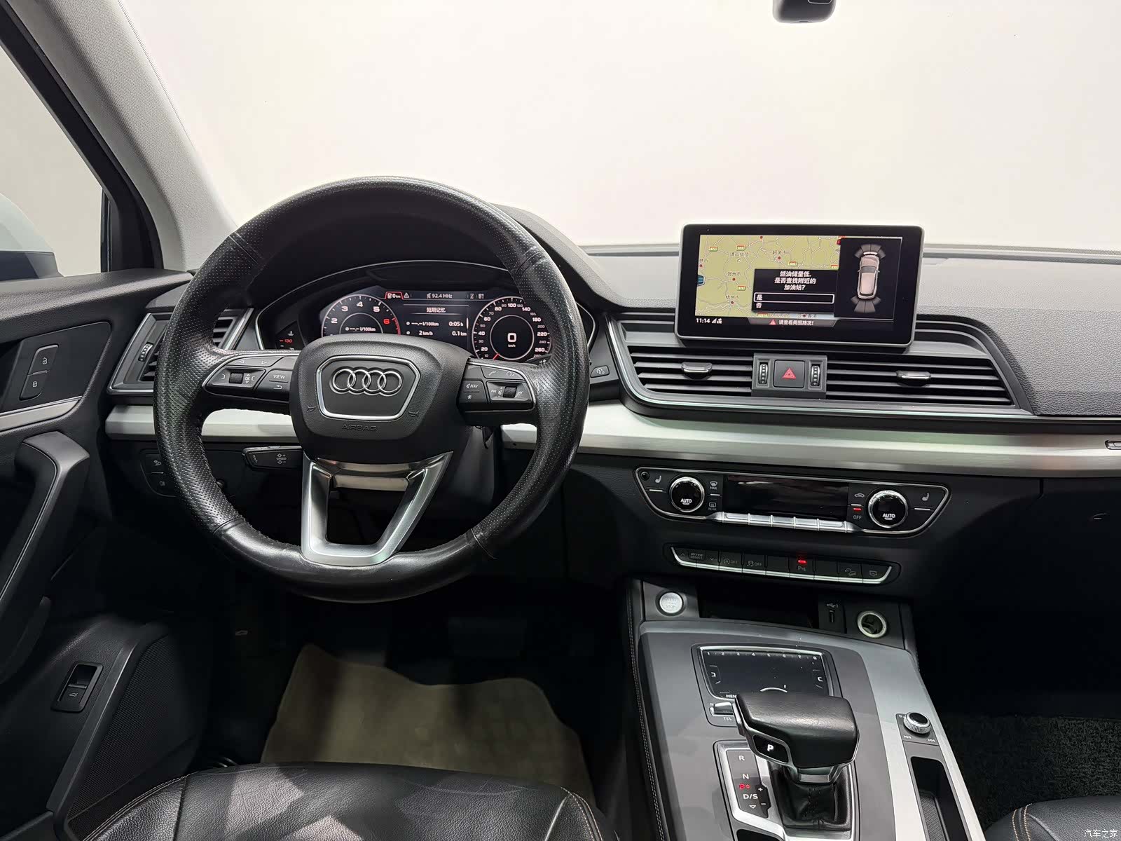 Audi Q5L, 2019 11