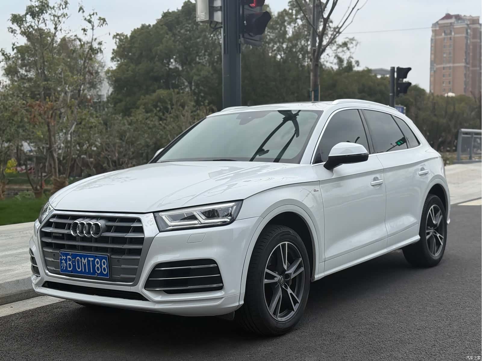 Audi Q5L, 2019 1