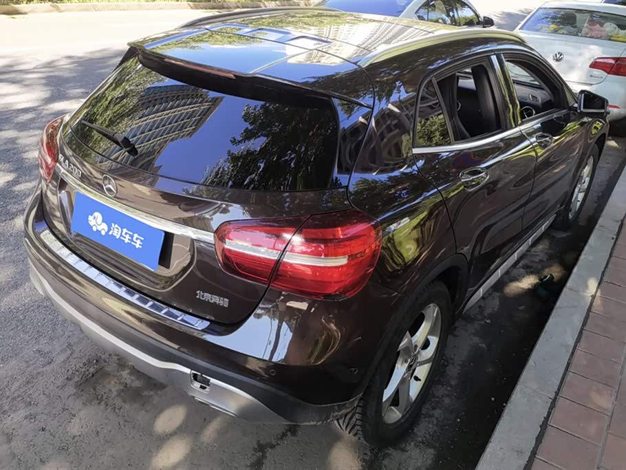 Mercedes-Benz GLA Mercedes-Benz GLA