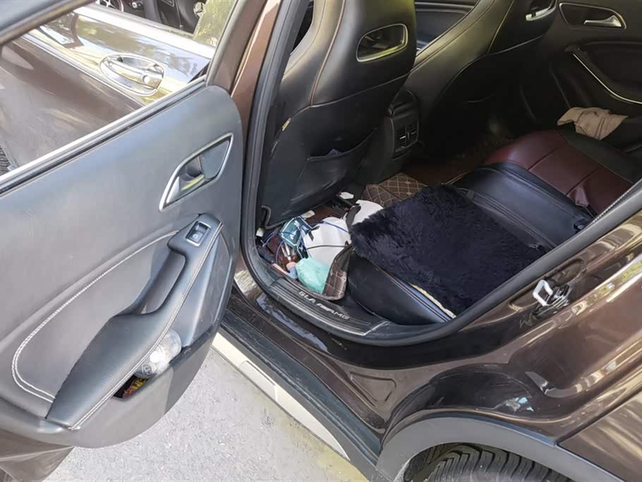 Mercedes-Benz GLA Mercedes-Benz GLA