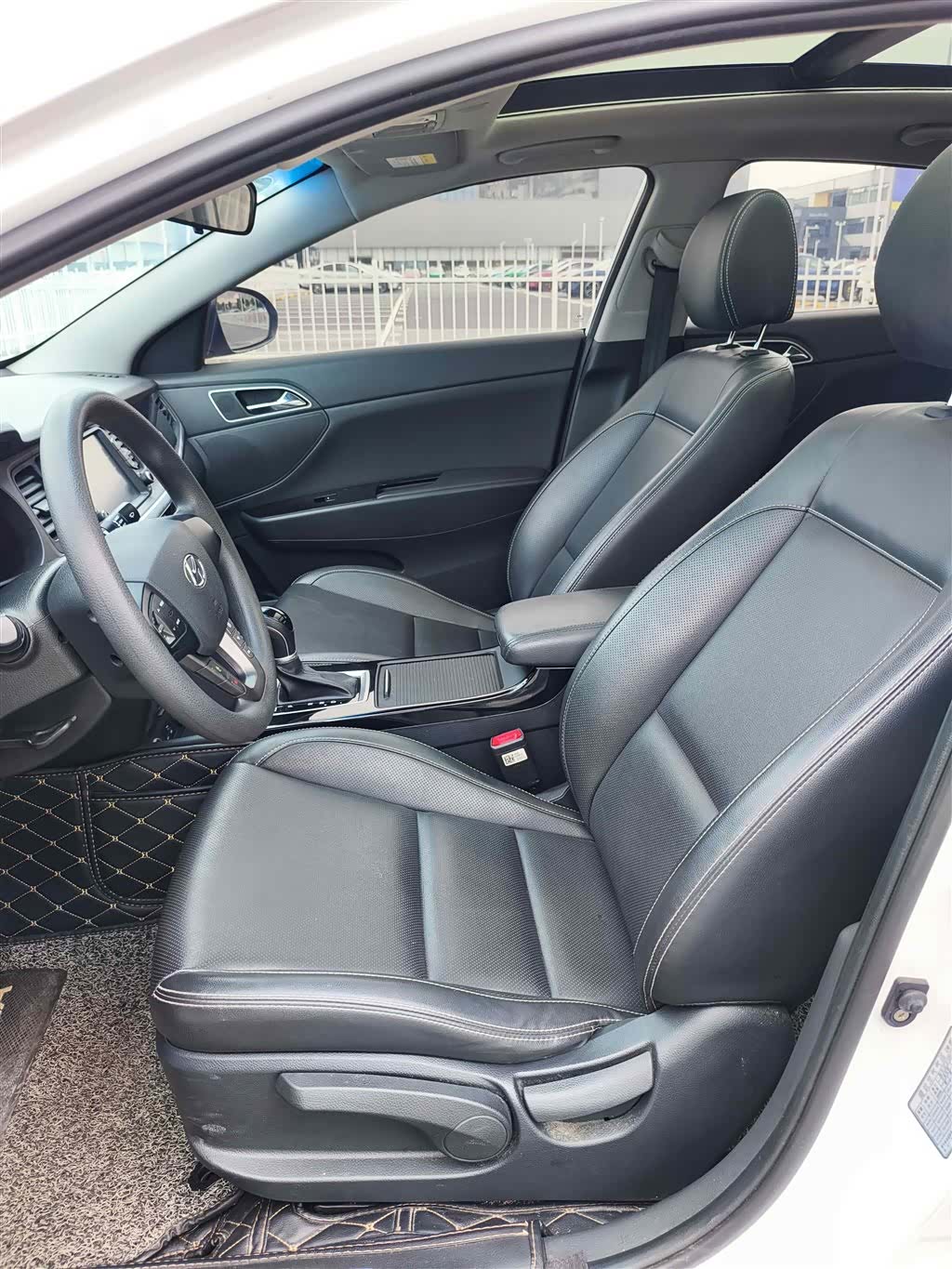 Hyundai GLS, 2017 9