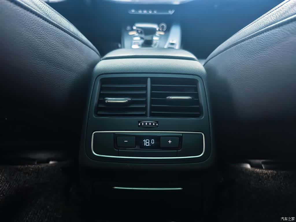 Audi A4L, 2019 12