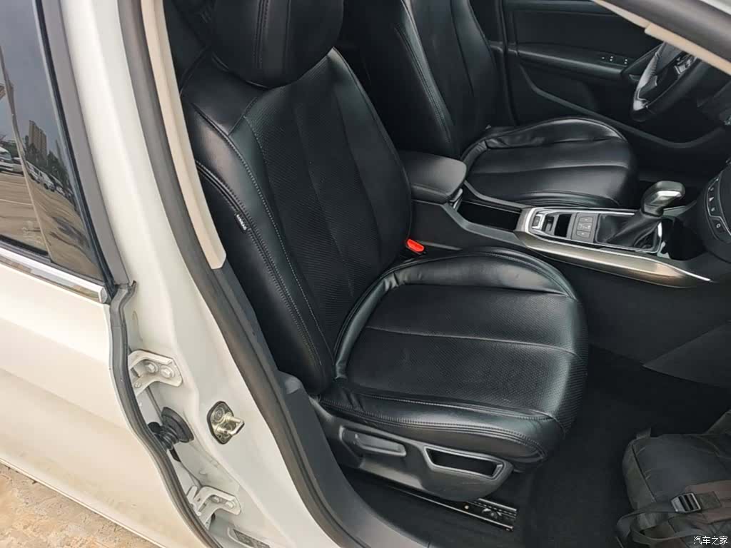 Peugeot 408, 2017 25