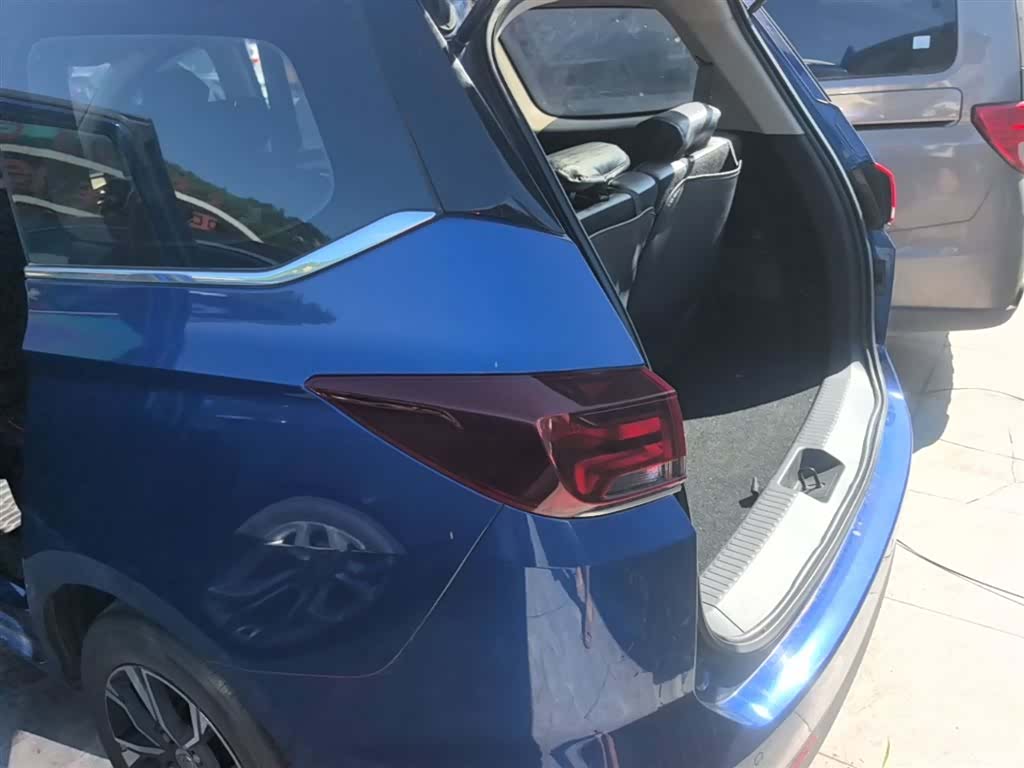 Wuling 360, 2020 все фото
