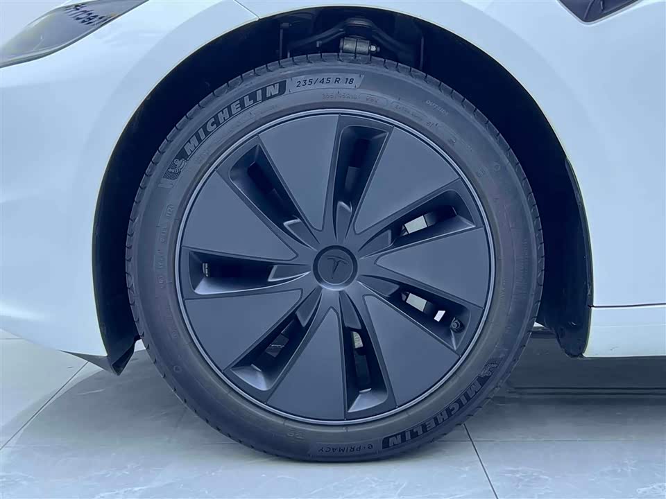 Tesla Model 3 Tesla Model 3