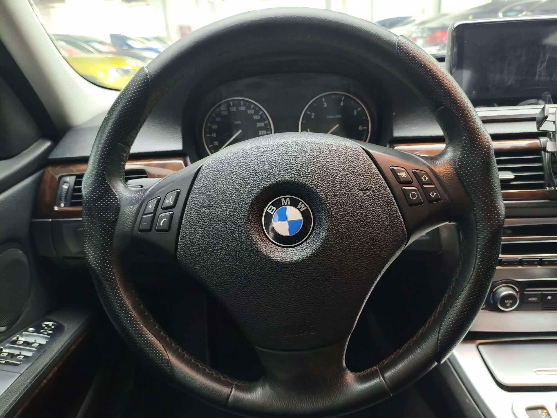 BMW 3 Series, 2009 9