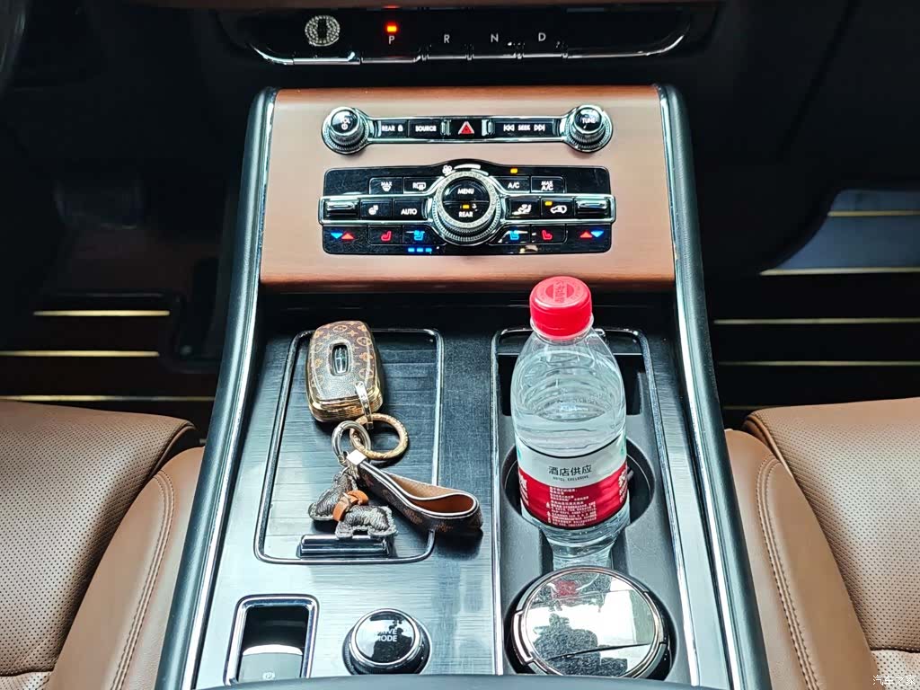Lincoln Aviator, 2021 16