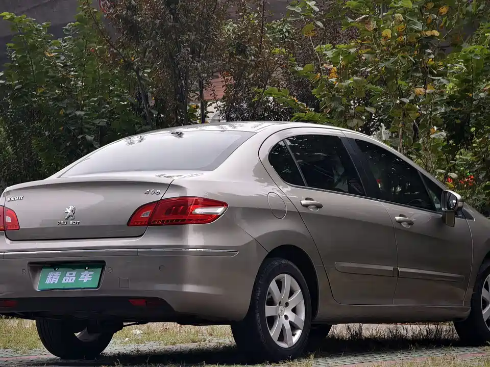Peugeot 408