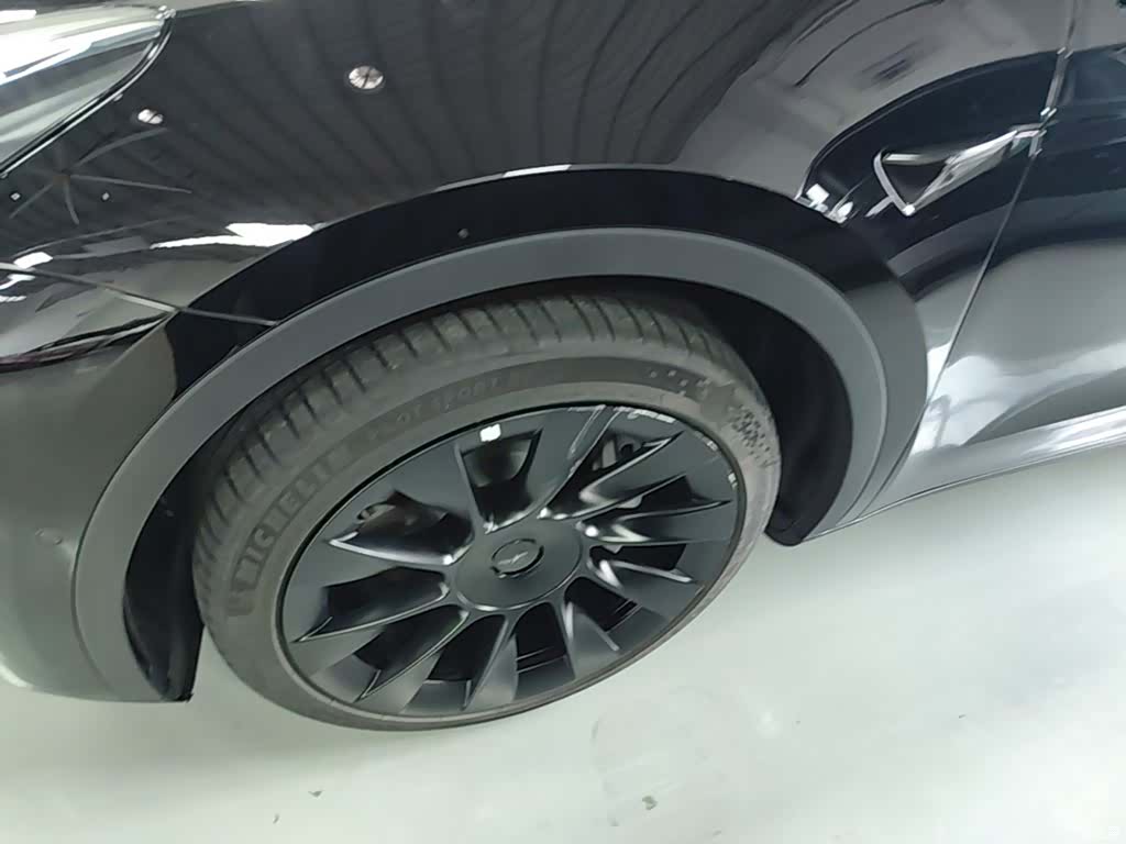 Tesla Model Y, 2022 23
