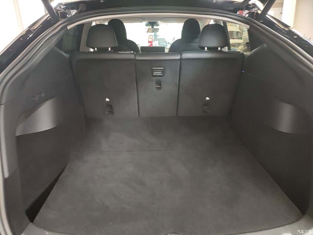 Tesla Model Y, 2022 19