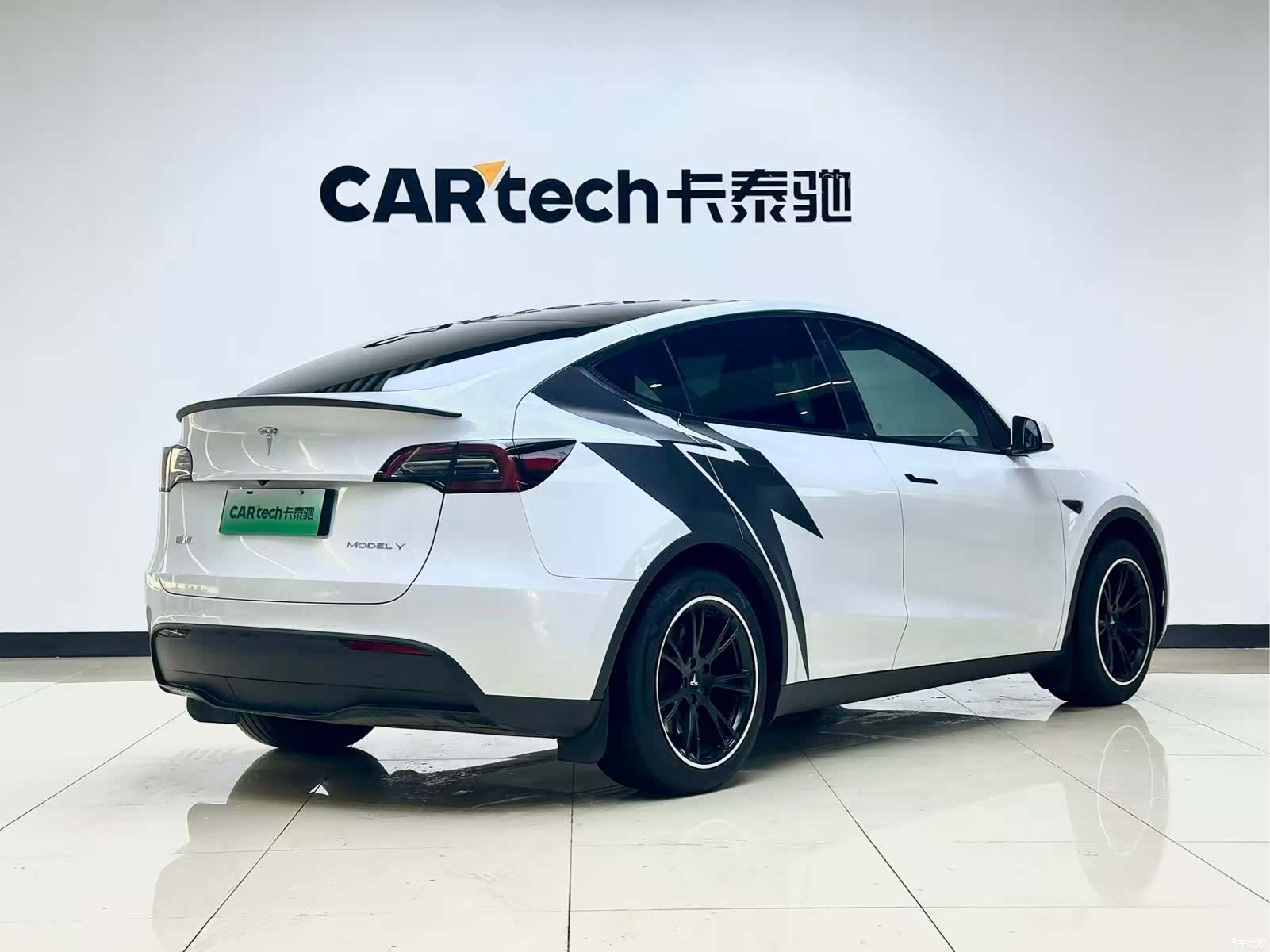Tesla Model Y, 2023 4