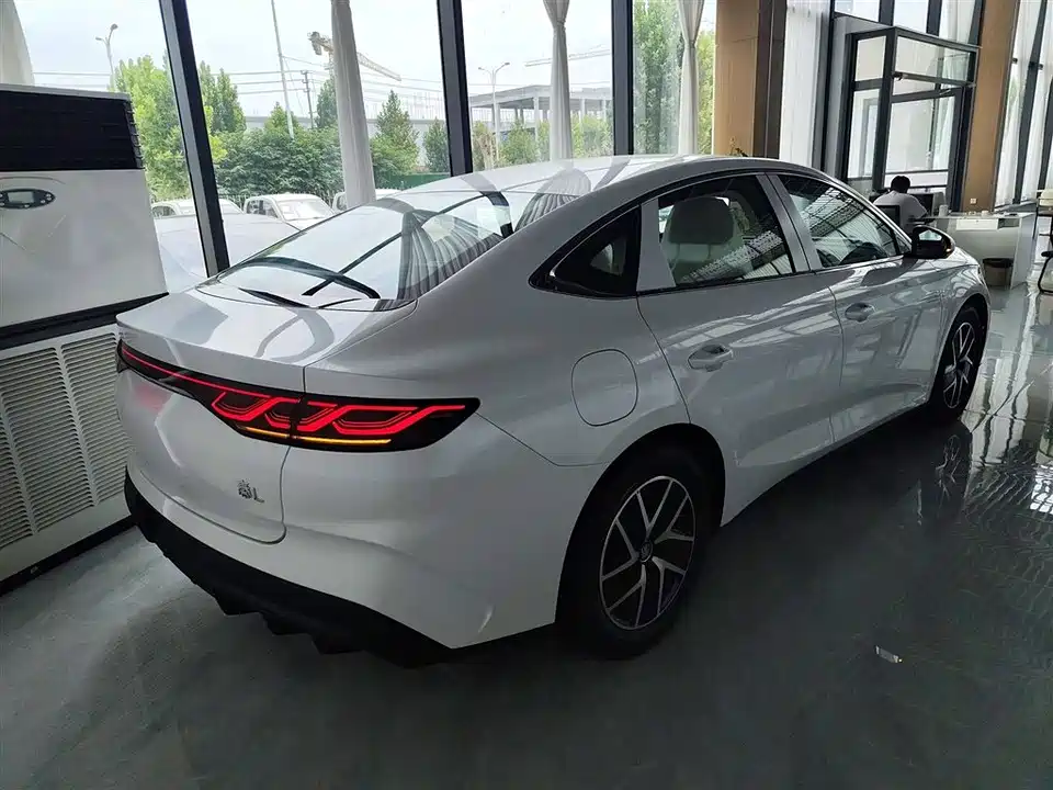 BYD Qin L