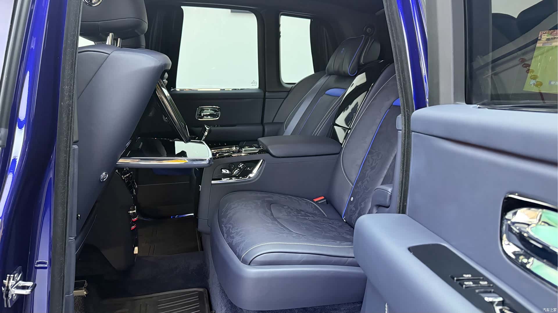 Rolls-Royce Cullinan, 2024 9