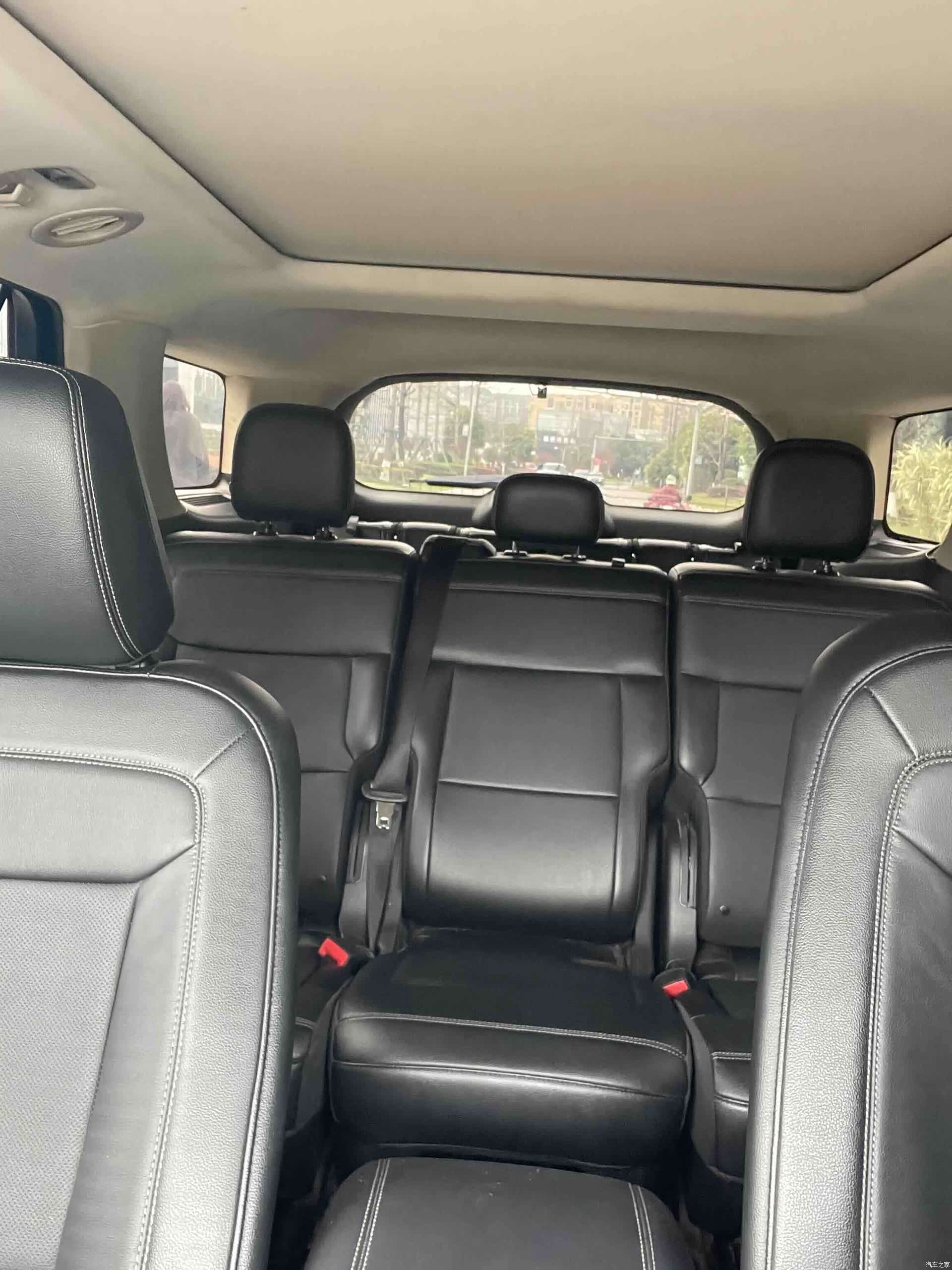 Ford Explorer, 2021 11