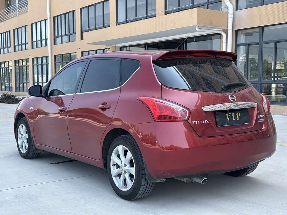 Nissan TIIDA