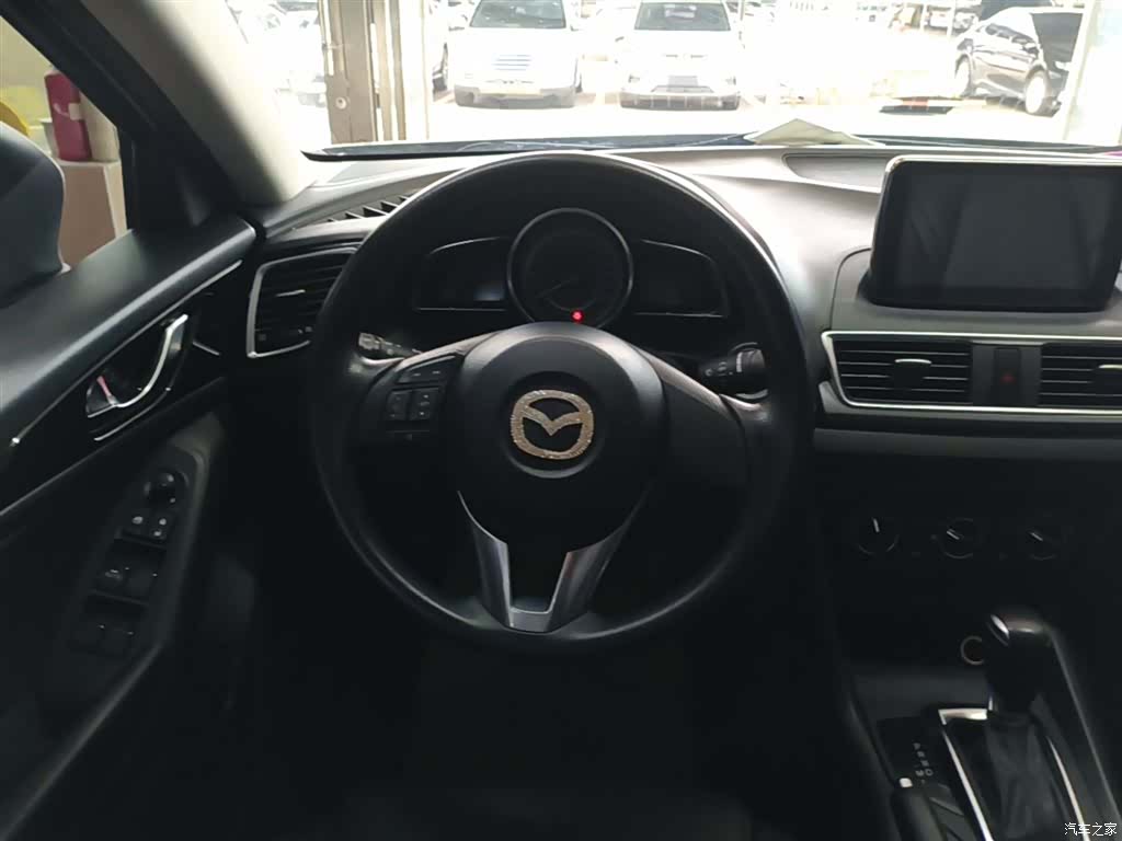 Mazda Mazda3, 2017 11