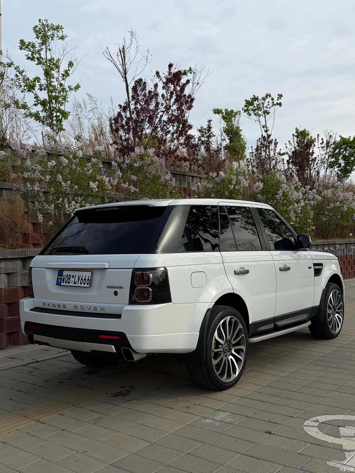 Land Rover Range Rover, 2011 13