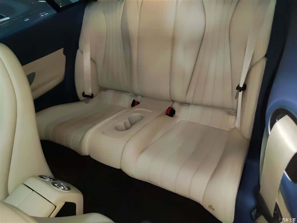 Mercedes-Benz E-Class, 2022 13