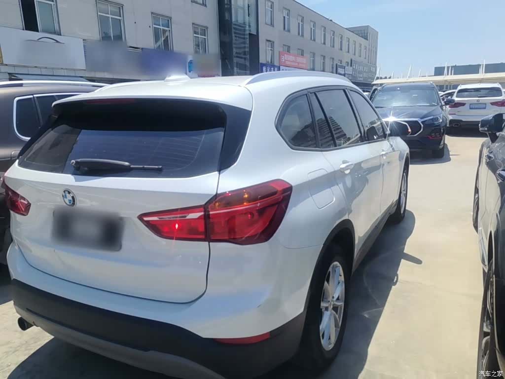 BMW X1, 2018 все фото