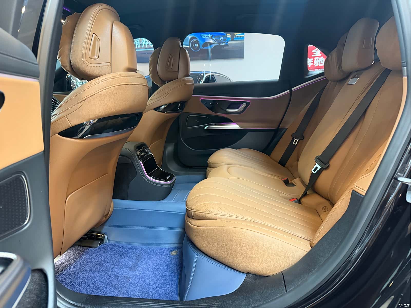 Mercedes-Benz E-Class, 2024 11