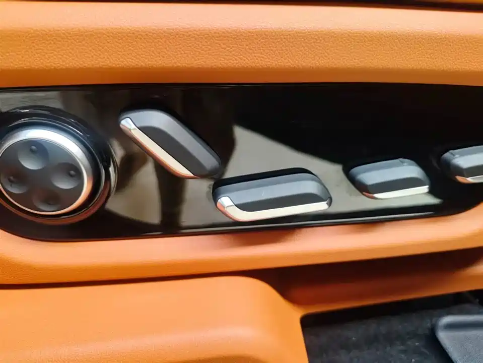 AITO Ask the world M9