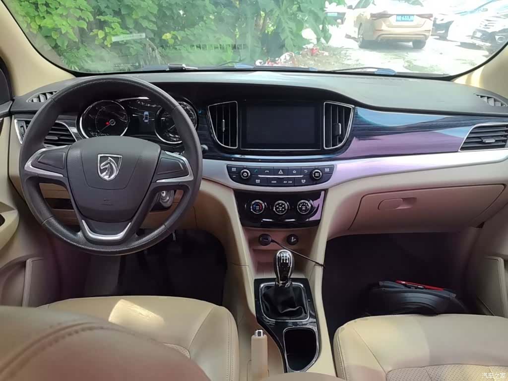 Wuling 730, 2018 10