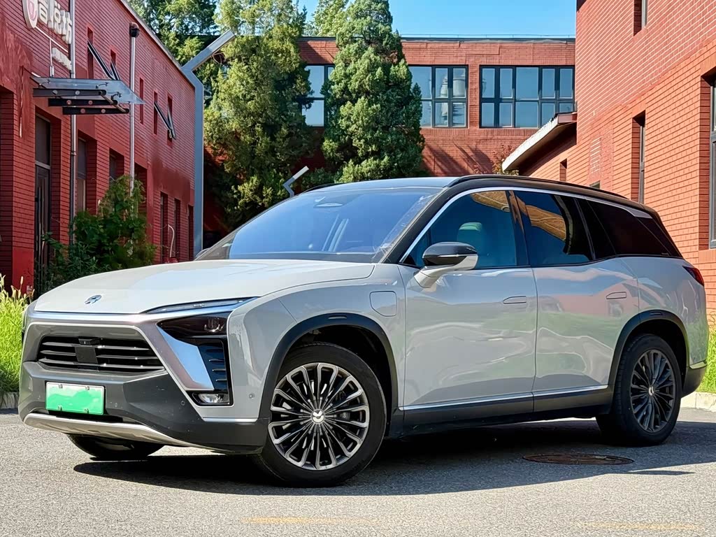NIO ES8