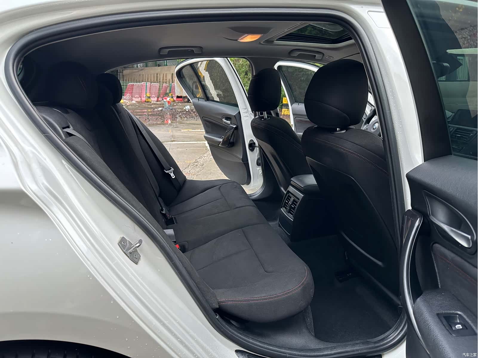 BMW 1 Series, 2015 11