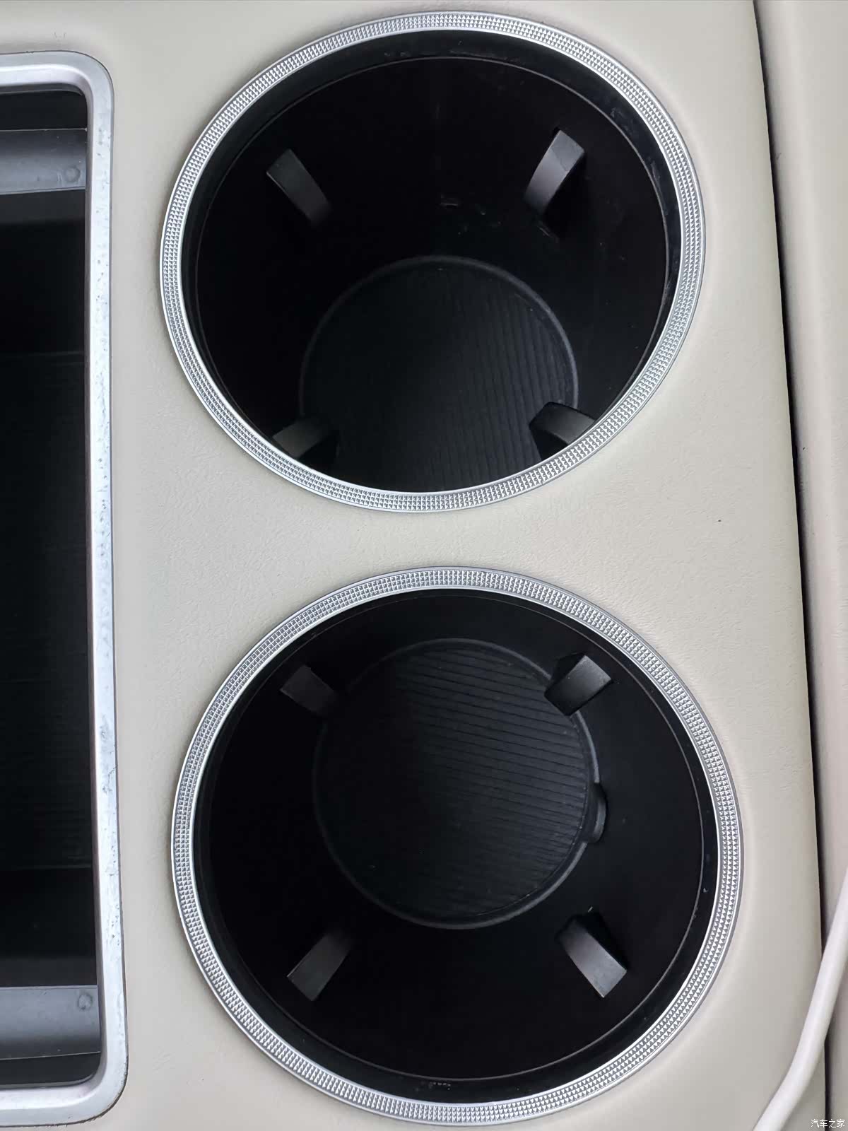 Luxeed R7, 2025 21