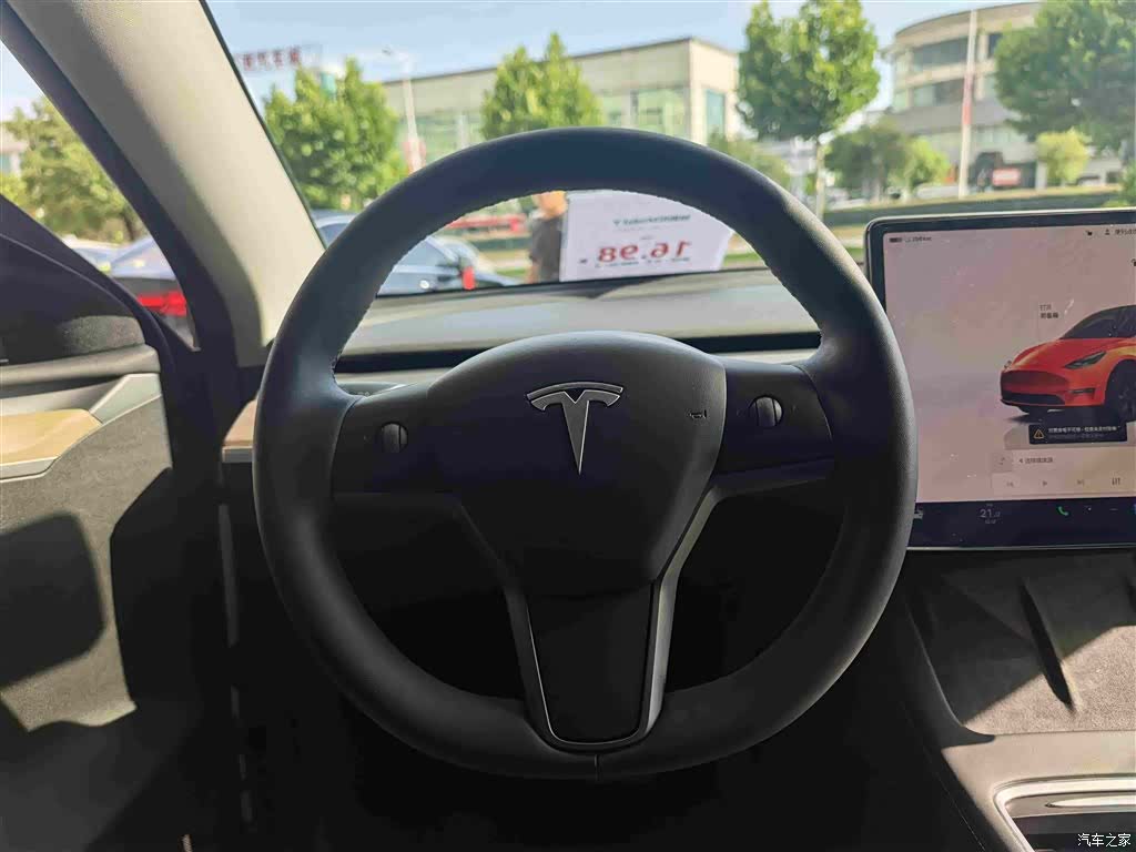 Tesla Model Y, 2023 14
