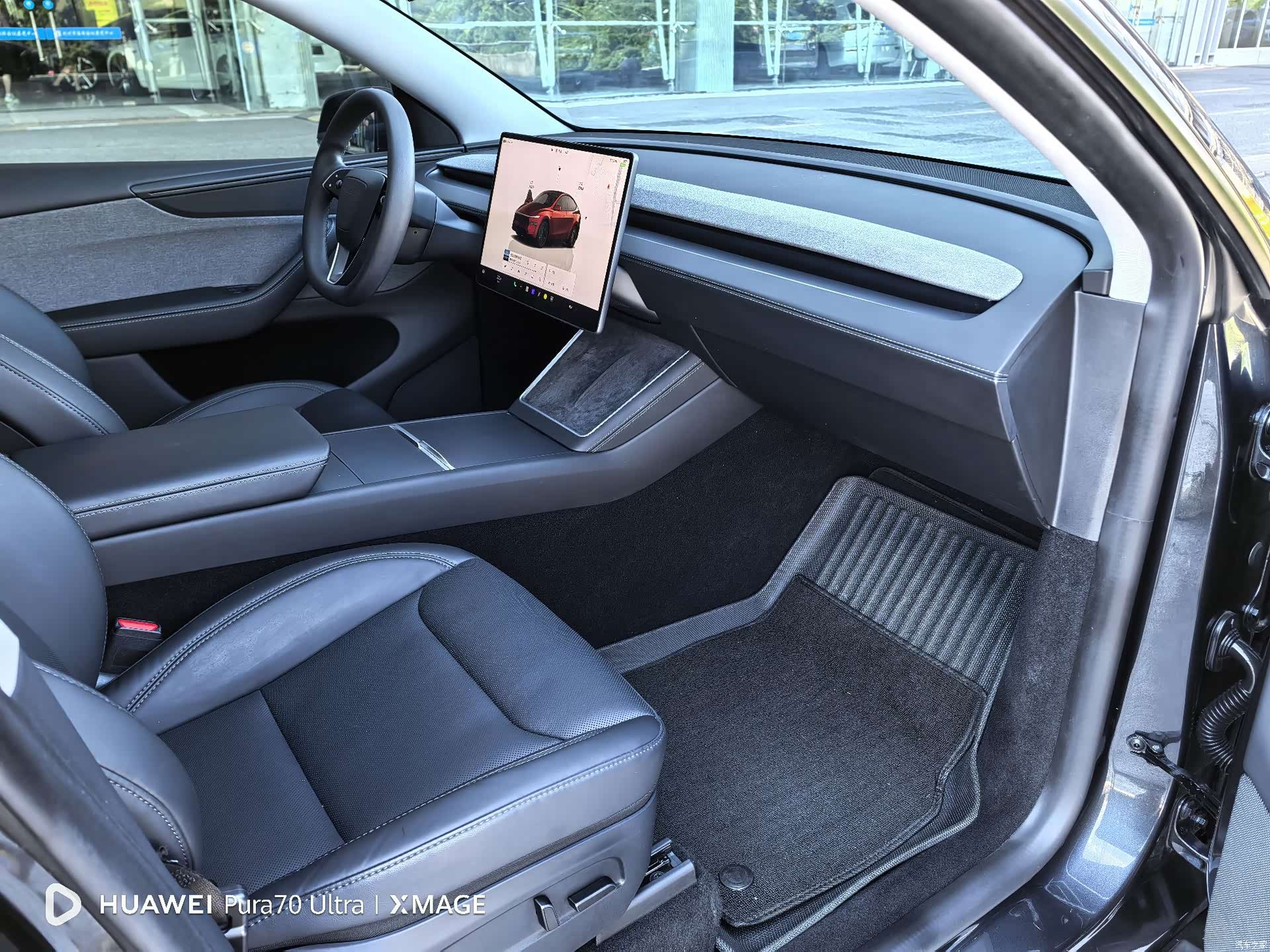 Tesla Model Y, 2025 8