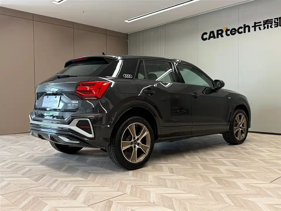 Audi Q2L Audi Q2L