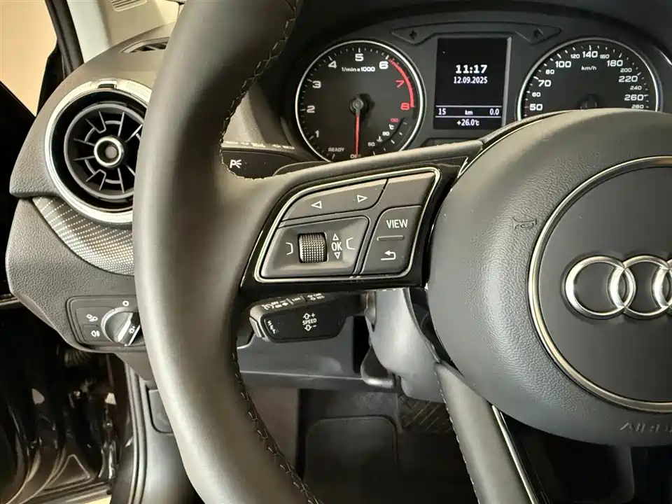 Audi Q2L Audi Q2L