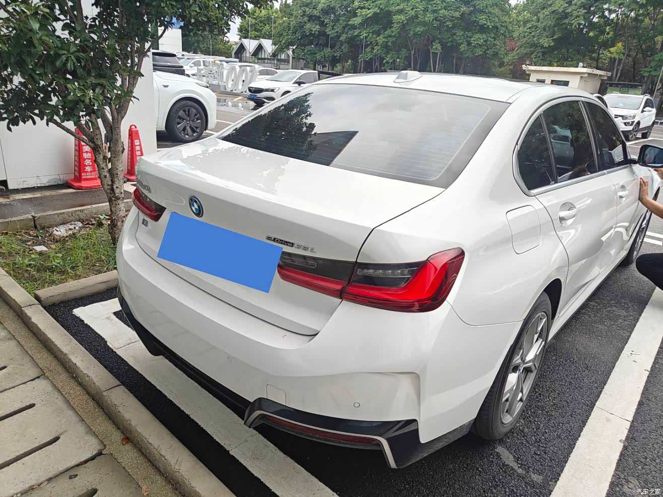 BMW i3, 2023 все фото