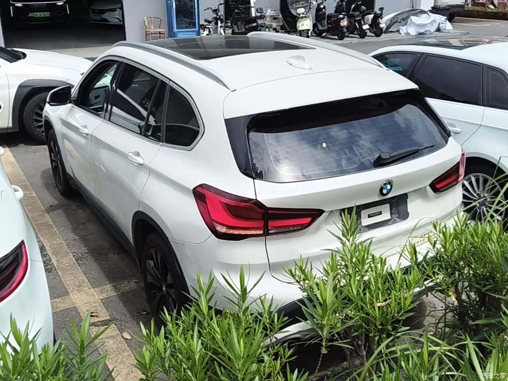 BMW X1, 2019 все фото