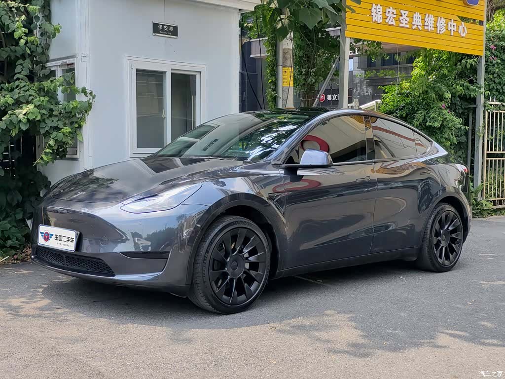 Tesla Model Y, 2024 1