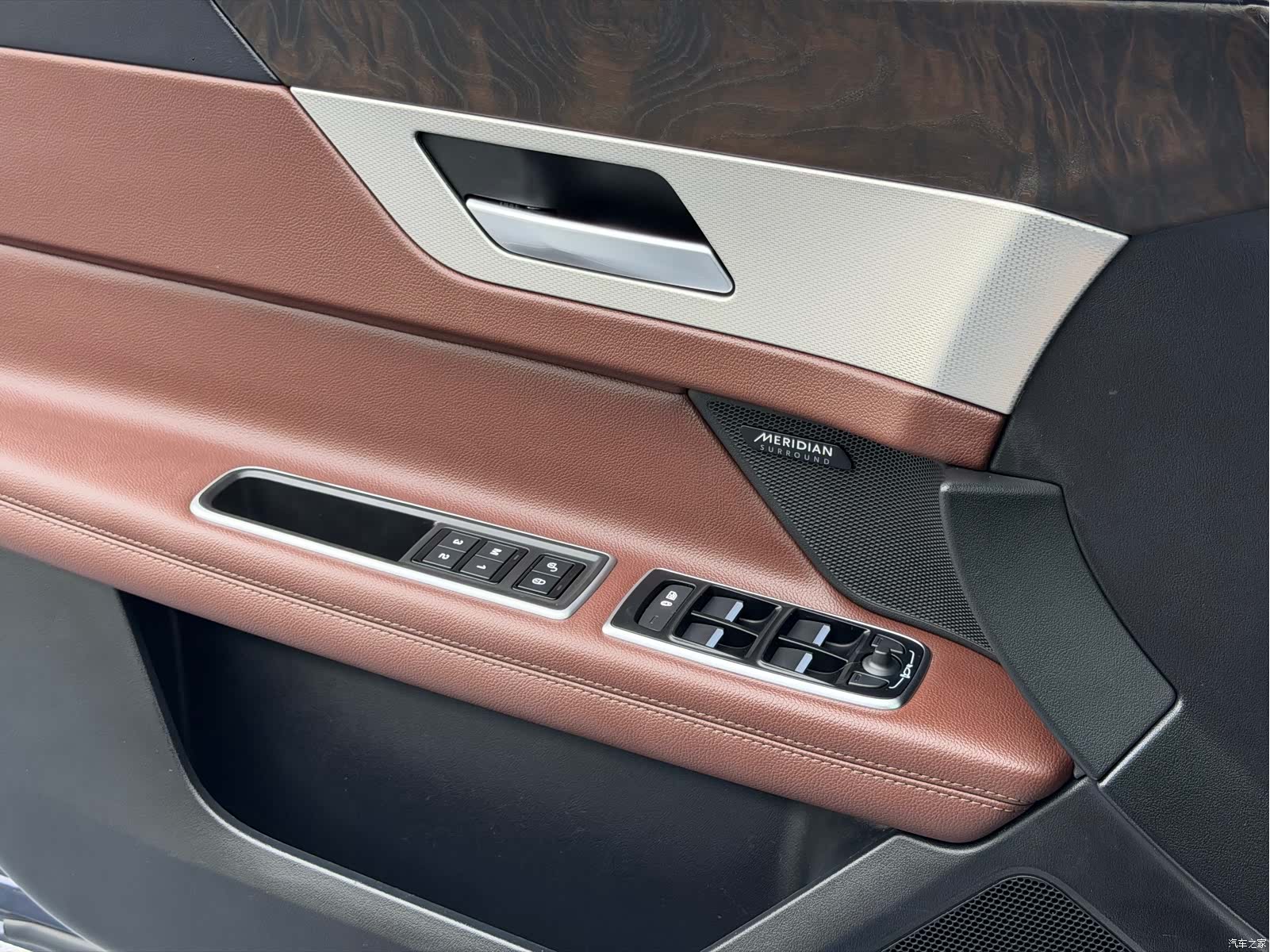 Land Rover XFL, 2019 13