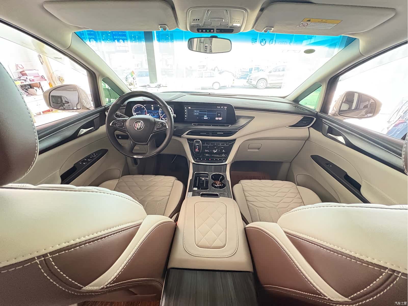 Buick GL8, 2022 10