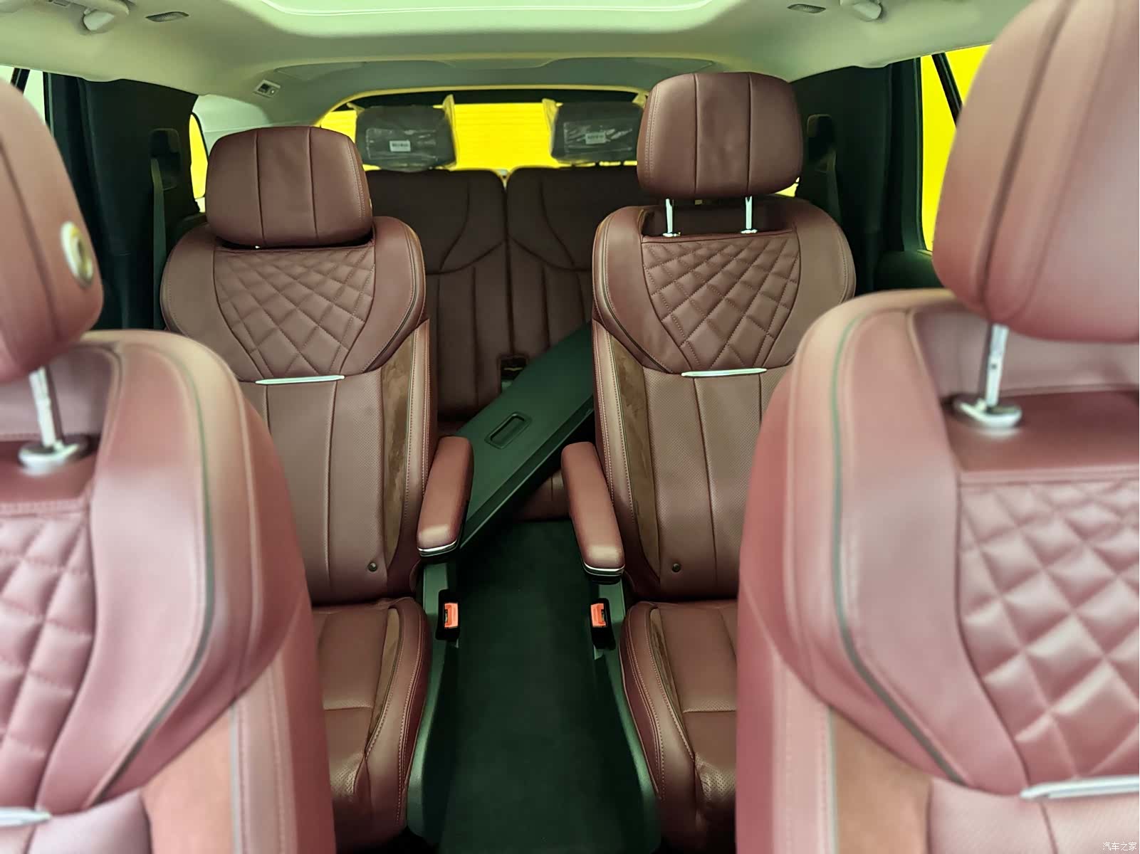 Hongqi E-HS9, 2023 19