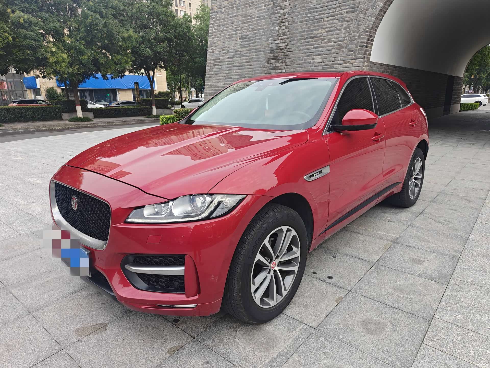 Jaguar F-PACE, 2017 1