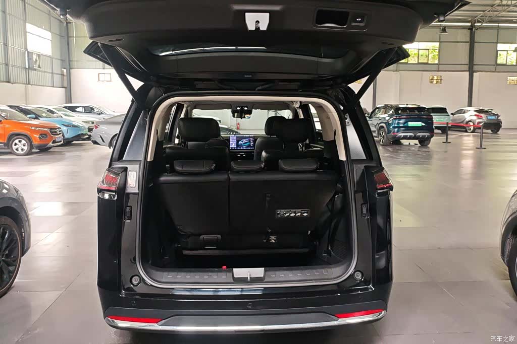 Trumpchi E8, 2024 4