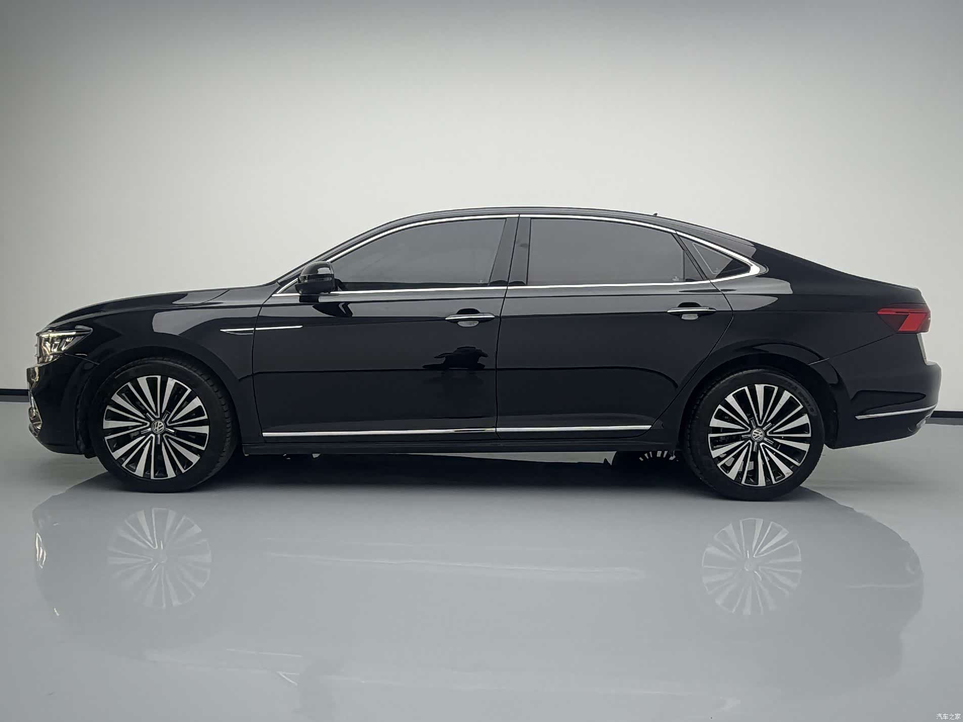 Volkswagen Passat, 2020 все фото