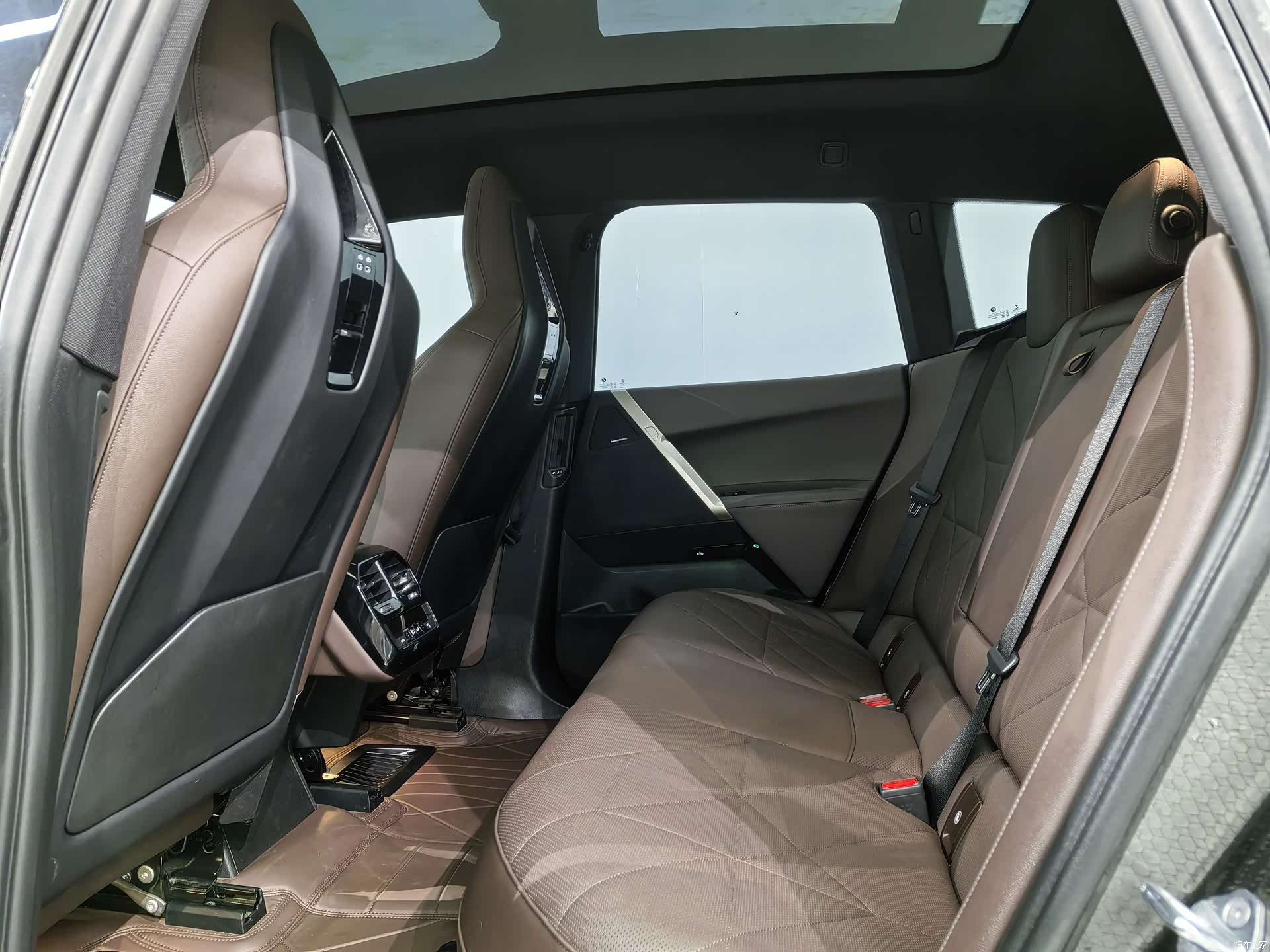 BMW iX, 2023 17
