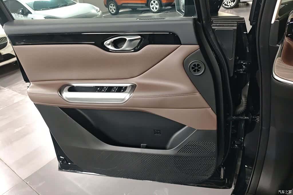 Trumpchi E8, 2024 7